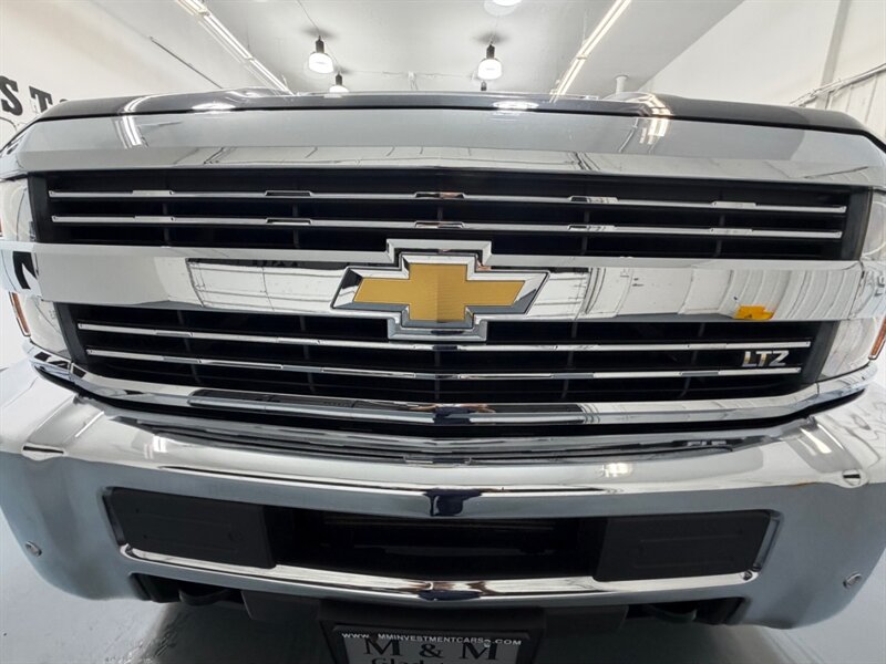 2019 Chevrolet Silverado 3500 3500HD LTZ 4X4 / Crew Cab / 6.6L DURAMAX DIESEL / LIFTED w. NEW 37 " TIRES / ZERO RUST - Photo 31 - Gladstone, OR 97027