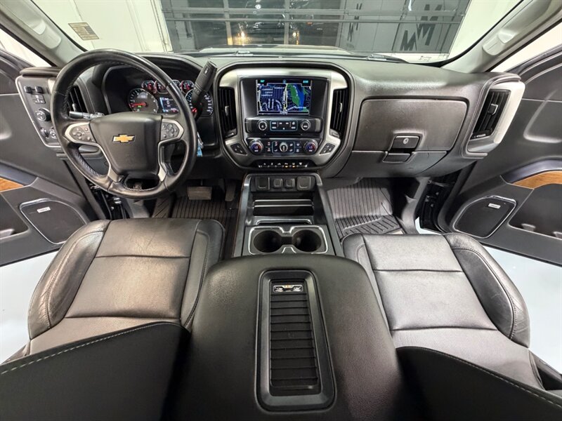 2019 Chevrolet Silverado 3500 3500HD LTZ 4X4 / Crew Cab / 6.6L DURAMAX DIESEL / LIFTED w. NEW 37 " TIRES / ZERO RUST - Photo 51 - Gladstone, OR 97027