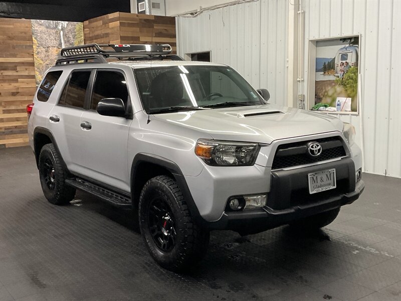 2013 Toyota 4Runner Trail 4X4 / KDSS SUSPENSION / TRD LEATHER /TRD WHE  TRD LEATHER & TRD WHEELS / Navi & Backup Camera / Sunroof / DIFF LOCKS / HEATED SEATS - Photo 2 - Gladstone, OR 97027