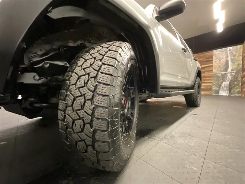 2013 Toyota 4Runner Trail 4X4 / KDSS SUSPENSION / TRD LEATHER /TRD WHE  TRD LEATHER & TRD WHEELS / Navi & Backup Camera / Sunroof / DIFF LOCKS / HEATED SEATS - Photo 24 - Gladstone, OR 97027