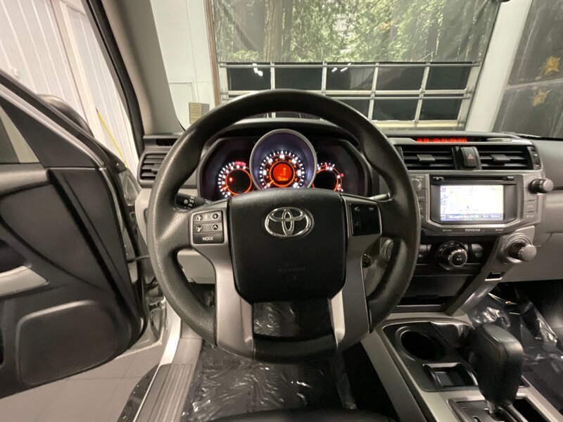 2013 Toyota 4Runner Trail 4X4 / KDSS SUSPENSION / TRD LEATHER /TRD WHE  TRD LEATHER & TRD WHEELS / Navi & Backup Camera / Sunroof / DIFF LOCKS / HEATED SEATS - Photo 37 - Gladstone, OR 97027