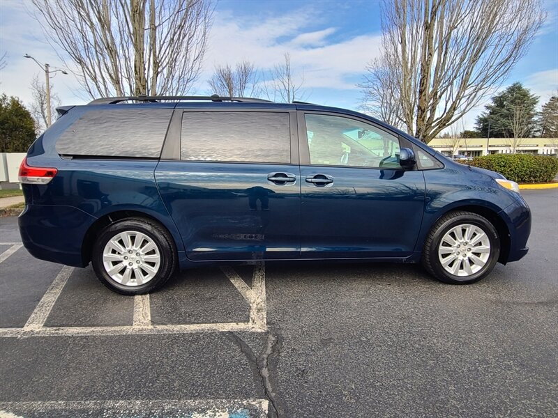 2012 Toyota Sienna XLE ALL WHEEL DRIVE / SUNROOF / LEATHER / 1-OWNER  / 7-PASSENGER / EVERY OPTION POSSIBLE - Photo 4 - Portland, OR 97217