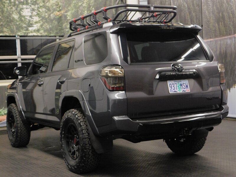 2016 Toyota 4Runner TRD Pro 4x4 / Leathe   - Photo 7 - Gladstone, OR 97027