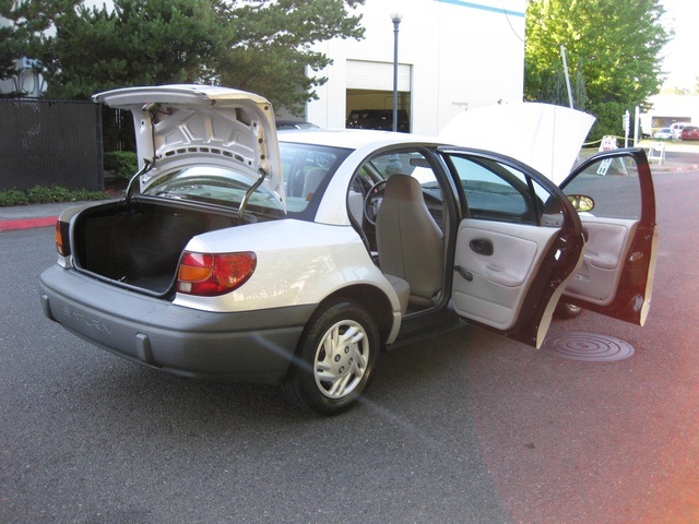 2000 Saturn SL Sedan 4-Door 5-Speed   - Photo 20 - Portland, OR 97217