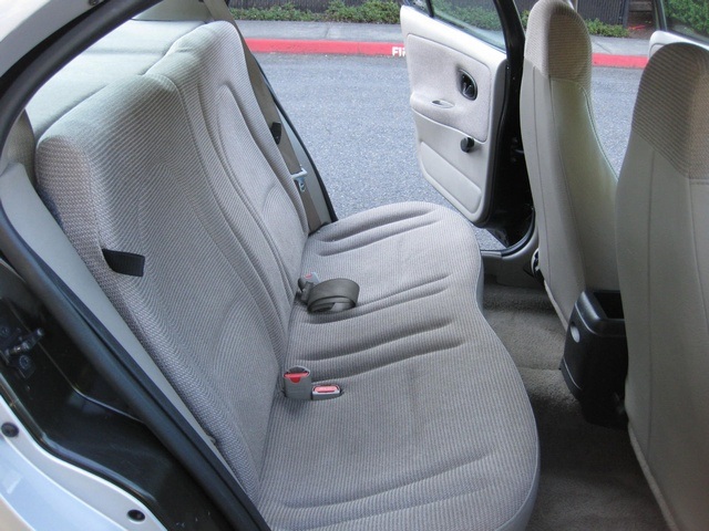 2000 Saturn SL Sedan 4-Door 5-Speed   - Photo 29 - Portland, OR 97217