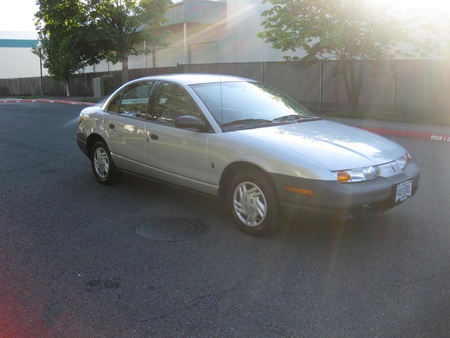 2000 Saturn SL Sedan 4-Door 5-Speed   - Photo 8 - Portland, OR 97217