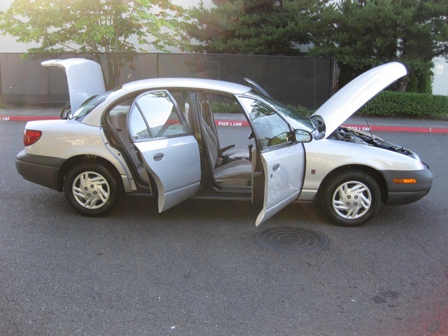 2000 Saturn SL Sedan 4-Door 5-Speed   - Photo 21 - Portland, OR 97217