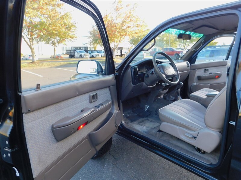 1997 Toyota Tacoma 2dr X-Cab 4X4 2.7L 5-Speed Manual LIFTED 161Kmiles   - Photo 31 - Portland, OR 97217