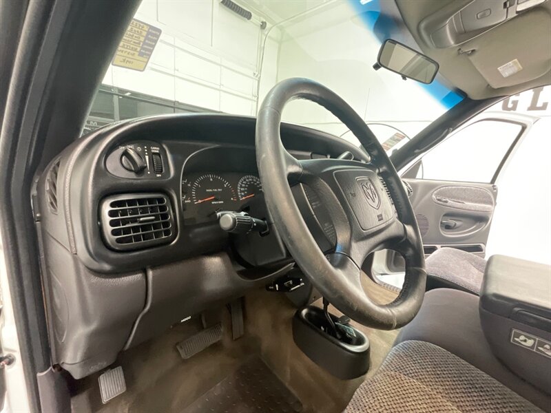 2002 Dodge Ram 2500 SLT Plus Quad Cab 4X4 / 5.9L DIESEL / 109K MILES / ZERO RUST / Long Bed / BRAND NEW TIRES - Photo 40 - Gladstone, OR 97027