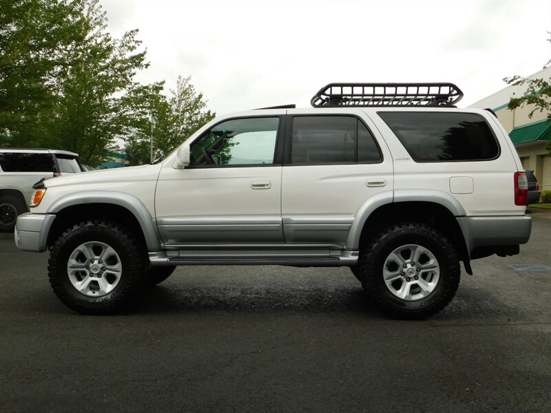 2000 Toyota 4Runner Limited Sport Utility 4X4 / V6 / 1-OWNER / LIFTED - Photo 3 - Portland, OR 97217
