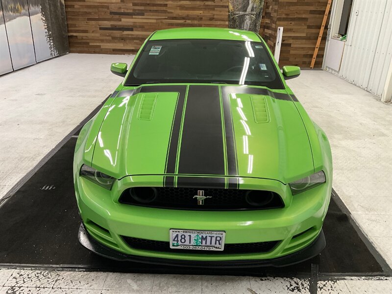 2013 Ford Mustang Boss 302 Coupe / V8 5.0L / 6-Speed / Boss Interior   - Photo 5 - Gladstone, OR 97027