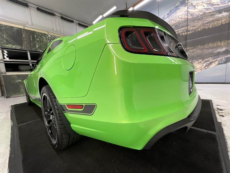 2013 Ford Mustang Boss 302 Coupe / V8 5.0L / 6-Speed / Boss Interior   - Photo 12 - Gladstone, OR 97027