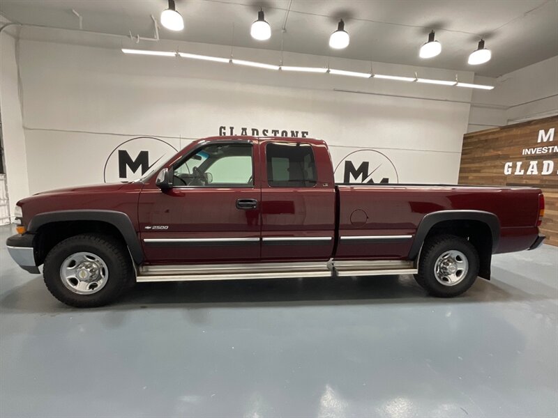 1999 Chevrolet Silverado 2500 LS 4X4 / 6.0L V8 / LOCAL TRUCK w. ZERO RUST / LOW MILES - Photo 3 - Gladstone, OR 97027