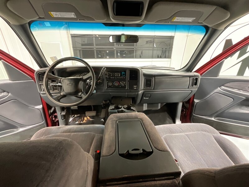 1999 Chevrolet Silverado 2500 LS 4X4 / 6.0L V8 / LOCAL TRUCK w. ZERO RUST / LOW MILES - Photo 37 - Gladstone, OR 97027