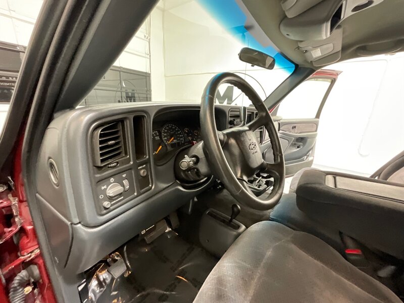 1999 Chevrolet Silverado 2500 LS 4X4 / 6.0L V8 / LOCAL TRUCK w. ZERO RUST / LOW MILES - Photo 34 - Gladstone, OR 97027