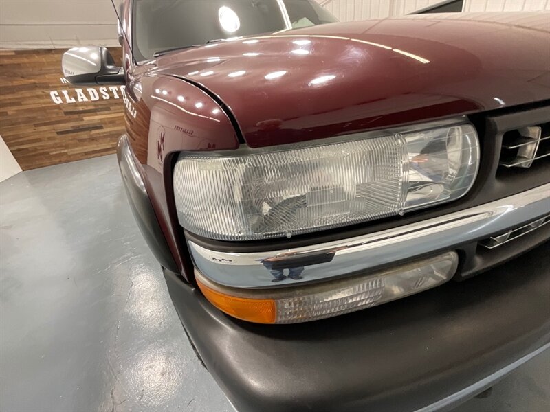 1999 Chevrolet Silverado 2500 LS 4X4 / 6.0L V8 / LOCAL TRUCK w. ZERO RUST / LOW MILES - Photo 27 - Gladstone, OR 97027