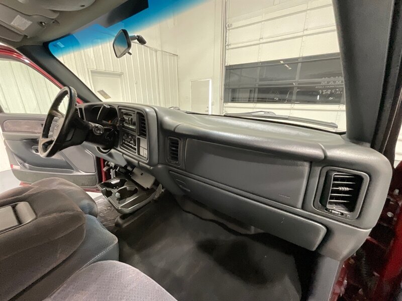 1999 Chevrolet Silverado 2500 LS 4X4 / 6.0L V8 / LOCAL TRUCK w. ZERO RUST / LOW MILES - Photo 35 - Gladstone, OR 97027