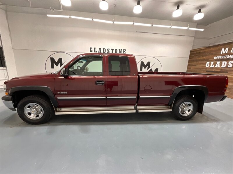 1999 Chevrolet Silverado 2500 LS 4X4 / 6.0L V8 / LOCAL TRUCK w. ZERO RUST  / LOW MILES - Photo 3 - Gladstone, OR 97027