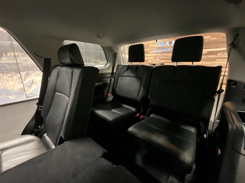 2017 Toyota 4Runner Limited 4X4 / 3RD ROW SEAT / LOADED / 28,000 MILES  1-OWNER LOCAL OREGON SUV / Leather & Heated & Cooled Seats / Navigation / Sunroof / THIRD ROW SEAT - Photo 28 - Gladstone, OR 97027