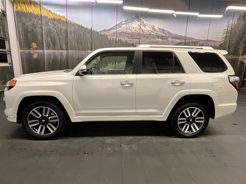 2017 Toyota 4Runner Limited 4X4 / 3RD ROW SEAT / LOADED / 28,000 MILES  1-OWNER LOCAL OREGON SUV / Leather & Heated & Cooled Seats / Navigation / Sunroof / THIRD ROW SEAT - Photo 3 - Gladstone, OR 97027