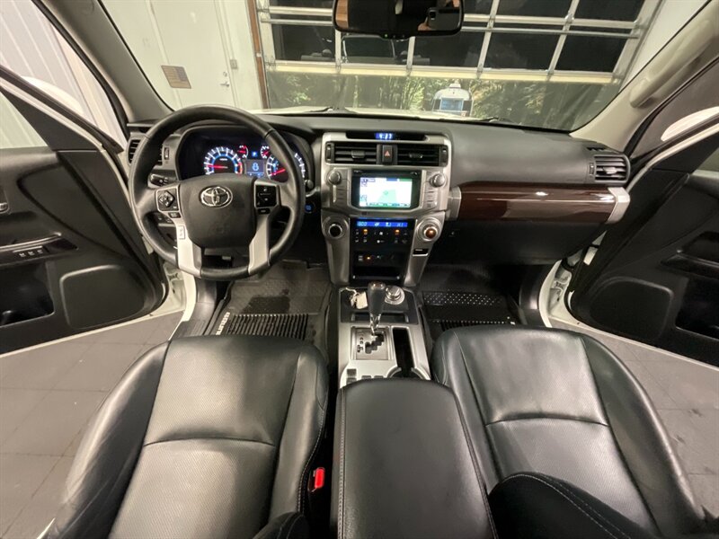 2017 Toyota 4Runner Limited 4X4 / 3RD ROW SEAT / LOADED / 28,000 MILES  1-OWNER LOCAL OREGON SUV / Leather & Heated & Cooled Seats / Navigation / Sunroof / THIRD ROW SEAT - Photo 18 - Gladstone, OR 97027