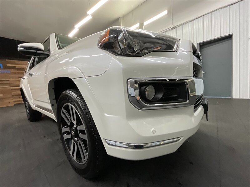 2017 Toyota 4Runner Limited 4X4 / 3RD ROW SEAT / LOADED / 28,000 MILES  1-OWNER LOCAL OREGON SUV / Leather & Heated & Cooled Seats / Navigation / Sunroof / THIRD ROW SEAT - Photo 10 - Gladstone, OR 97027