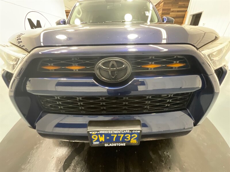 2015 Toyota 4Runner SR5 4X4 / Navigation / LIFTED LIFTED  / LOCAL RUST FREE - Photo 10 - Gladstone, OR 97027