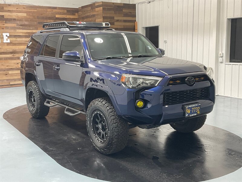 2015 Toyota 4Runner SR5 4X4 / Navigation / LIFTED LIFTED  / LOCAL RUST FREE - Photo 2 - Gladstone, OR 97027