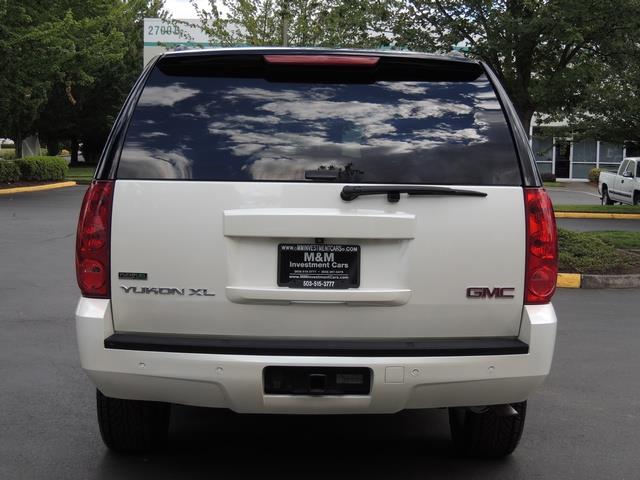 2011 GMC Yukon XL SLT 1500 / 4WD / Navigation / 2 DVDs / Excel C