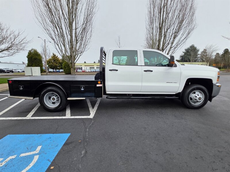 2015 Chevrolet Silverado 3500 FLAT BED DUALLY 4X4 6.6L DURAMAX DIESEL 39K MILES  / LONG BED / 1-TON / ALLISON / LOW MILES - Photo 4 - Portland, OR 97217