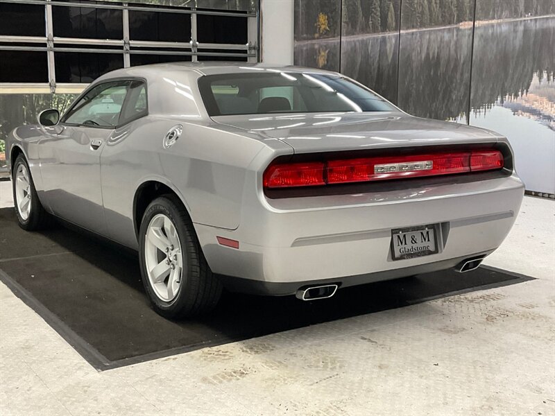 2014 Dodge Challenger SXT Coupe / 3.6L V6 / Automatic /ONLY 37,000 MILES   - Photo 8 - Gladstone, OR 97027