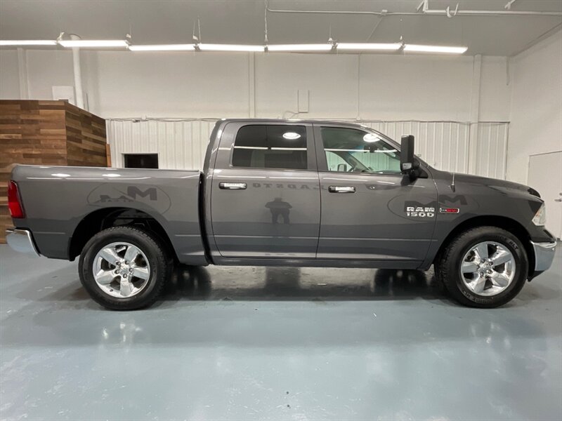 2018 RAM 1500 Big Horn Crew Cab 4X4 / 3.0L V6 DIESEL / Navigaton  / Heated Seats / Backup Camera / LOCAL TRUCK w. ZERO RUST - Photo 4 - Gladstone, OR 97027