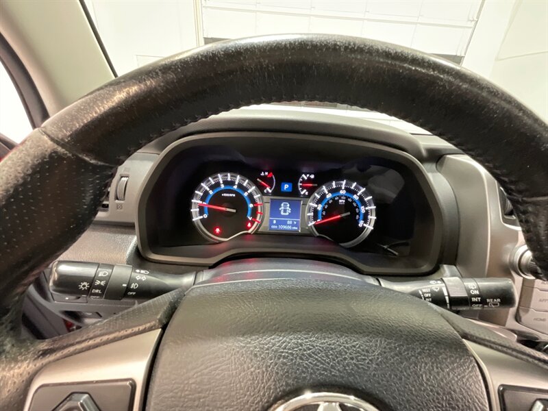 2014 Toyota 4Runner SR5 Premium 4X4 / 3RD ROW SEAT / LIFTED  / Leather Heated Seats - Photo 59 - Gladstone, OR 97027