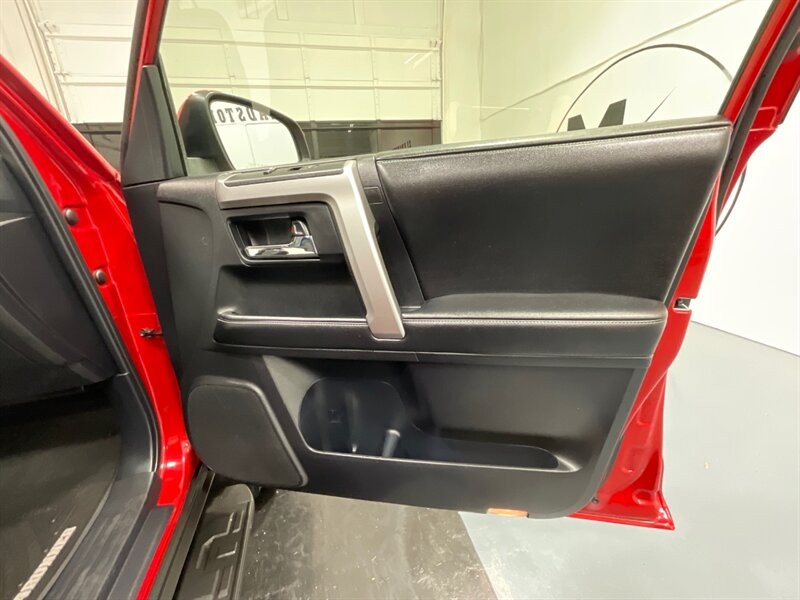 2014 Toyota 4Runner SR5 Premium 4X4 / 3RD ROW SEAT / LIFTED  / Leather Heated Seats - Photo 39 - Gladstone, OR 97027