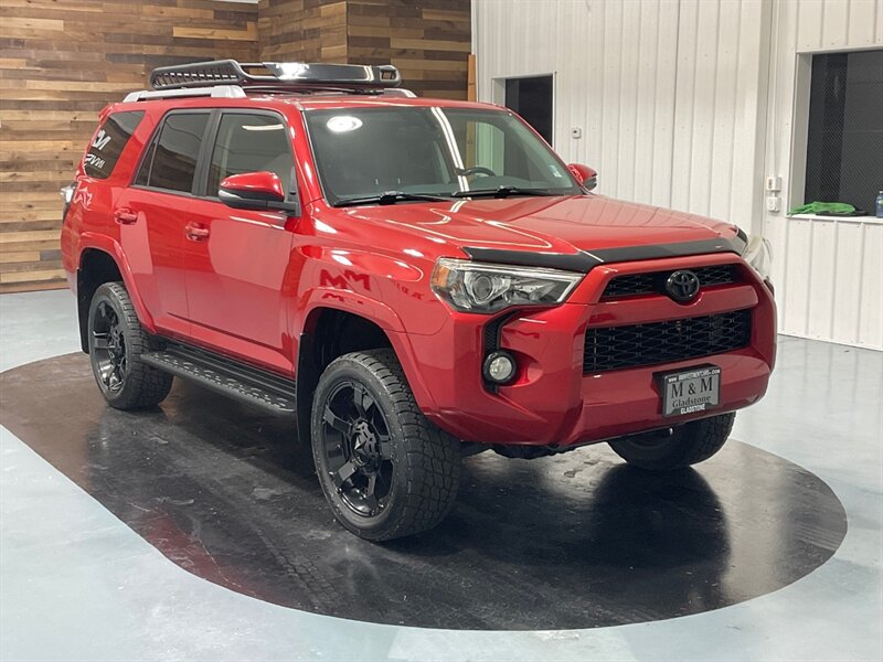 2014 Toyota 4Runner SR5 Premium 4X4 / 3RD ROW SEAT / LIFTED  / Leather Heated Seats - Photo 2 - Gladstone, OR 97027