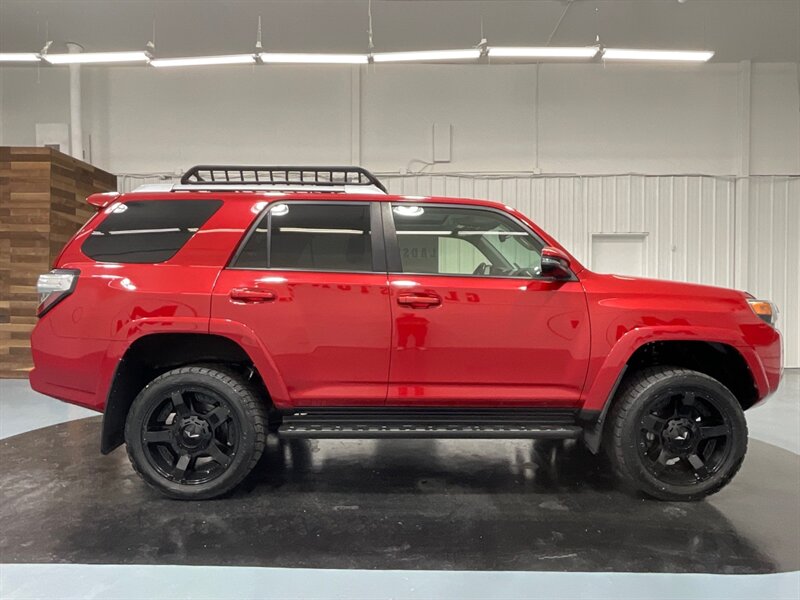 2014 Toyota 4Runner SR5 Premium 4X4 / 3RD ROW SEAT / LIFTED  / Leather Heated Seats - Photo 4 - Gladstone, OR 97027