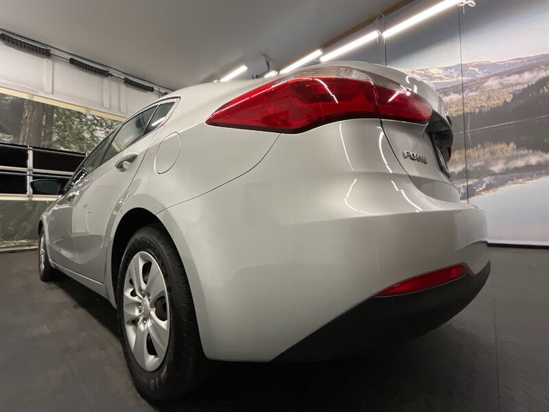 2015 Kia Forte LX Sedan 1.8L 4Cyl / NEW TIRES / 63,000 MILES   - Photo 11 - Gladstone, OR 97027