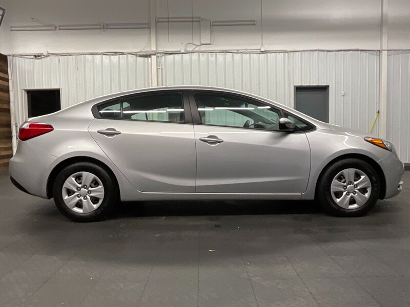 2015 Kia Forte LX Sedan 1.8L 4Cyl / NEW TIRES / 63,000 MILES   - Photo 4 - Gladstone, OR 97027