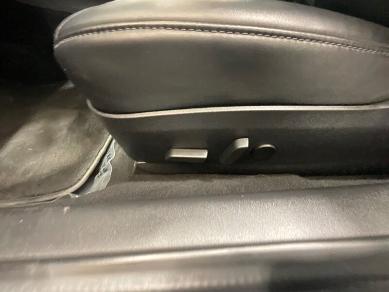 2018 Tesla Model 3 Long Range AWD / Leather / Panorama Roof  /Enhanced Autopilot / Navigation / Heated Seats - Photo 36 - Gladstone, OR 97027