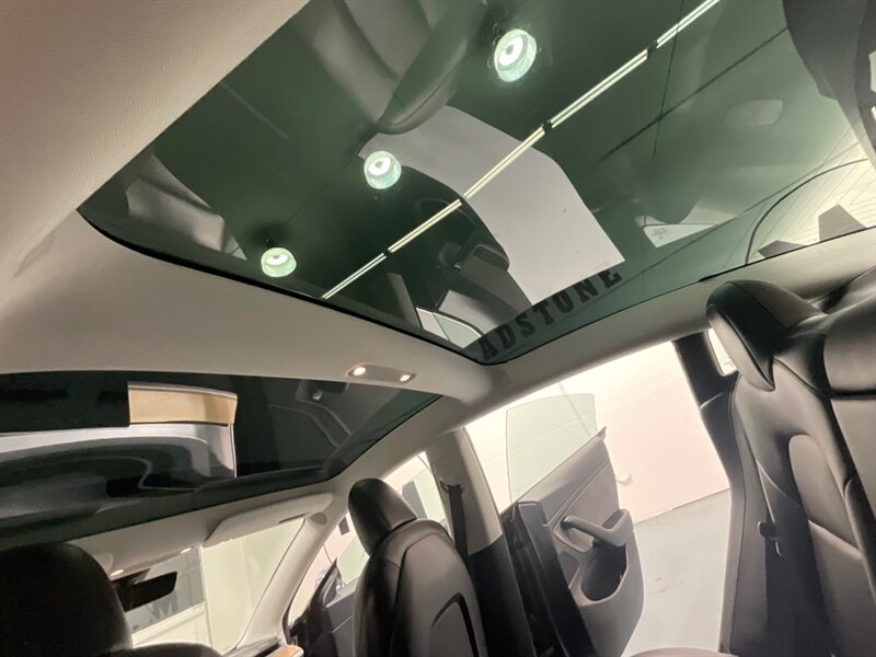 2018 Tesla Model 3 Long Range AWD / Leather / Panorama Roof  /Enhanced Autopilot / Navigation / Heated Seats - Photo 13 - Gladstone, OR 97027