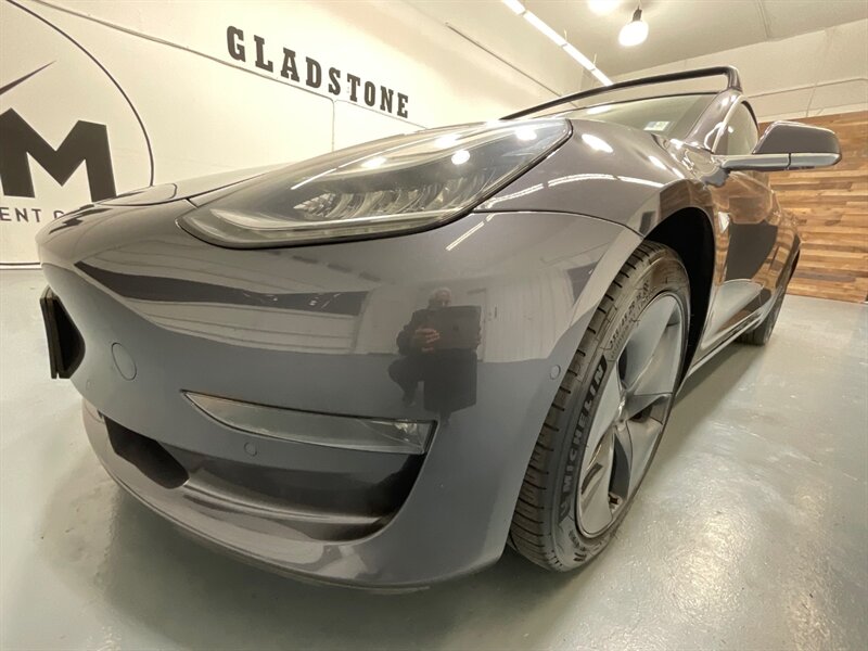 2018 Tesla Model 3 Long Range AWD / Leather / Panorama Roof  /Enhanced Autopilot / Navigation / Heated Seats - Photo 29 - Gladstone, OR 97027