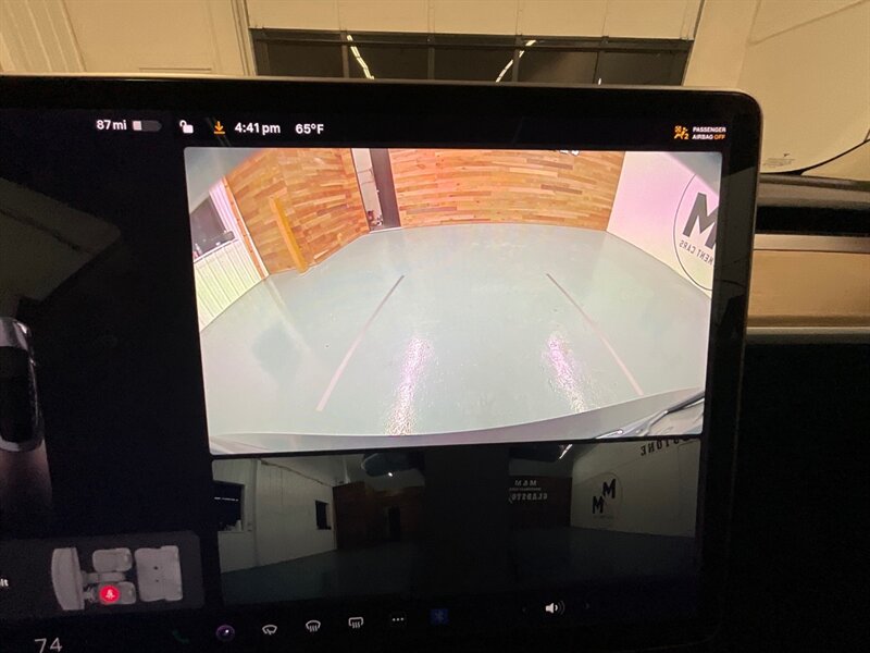 2018 Tesla Model 3 Long Range AWD / Leather / Panorama Roof  /Enhanced Autopilot / Navigation / Heated Seats - Photo 17 - Gladstone, OR 97027