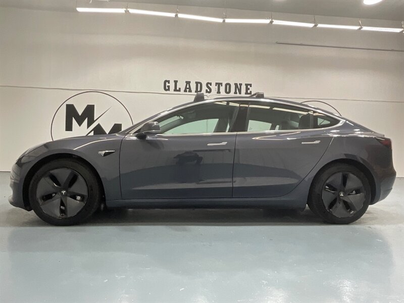 2018 Tesla Model 3 Long Range AWD / Leather / Panorama Roof  /Enhanced Autopilot / Navigation / Heated Seats - Photo 3 - Gladstone, OR 97027