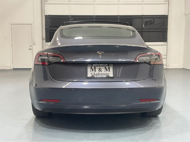 2018 Tesla Model 3 Long Range AWD / Leather / Panorama Roof  /Enhanced Autopilot / Navigation / Heated Seats - Photo 6 - Gladstone, OR 97027