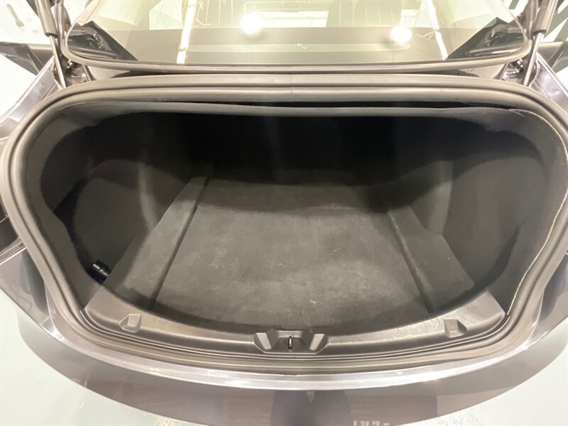 2018 Tesla Model 3 Long Range AWD / Leather / Panorama Roof  /Enhanced Autopilot / Navigation / Heated Seats - Photo 31 - Gladstone, OR 97027
