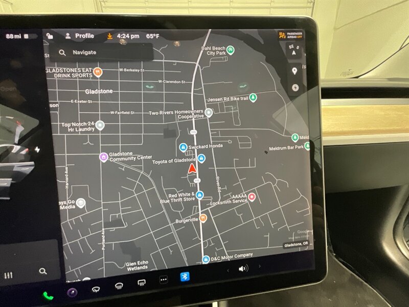 2018 Tesla Model 3 Long Range AWD / Leather / Panorama Roof  /Enhanced Autopilot / Navigation / Heated Seats - Photo 40 - Gladstone, OR 97027