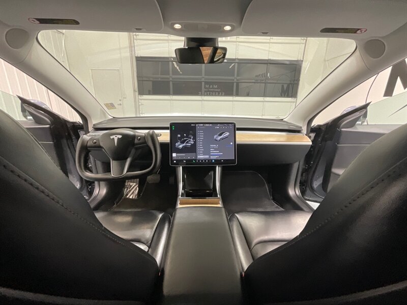 2018 Tesla Model 3 Long Range AWD / Leather / Panorama Roof  /Enhanced Autopilot / Navigation / Heated Seats - Photo 38 - Gladstone, OR 97027
