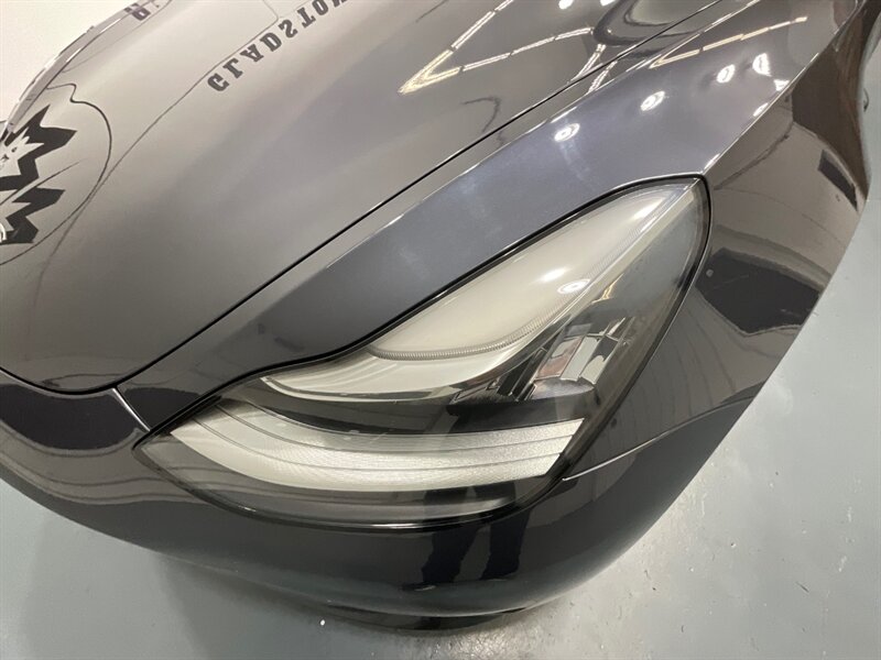 2018 Tesla Model 3 Long Range AWD / Leather / Panorama Roof  /Enhanced Autopilot / Navigation / Heated Seats - Photo 26 - Gladstone, OR 97027