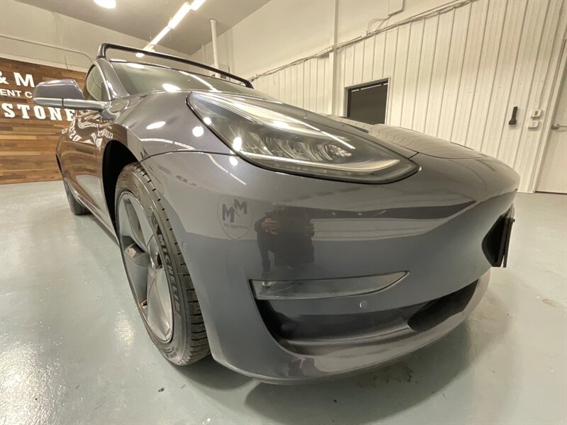 2018 Tesla Model 3 Long Range AWD / Leather / Panorama Roof  /Enhanced Autopilot / Navigation / Heated Seats - Photo 30 - Gladstone, OR 97027