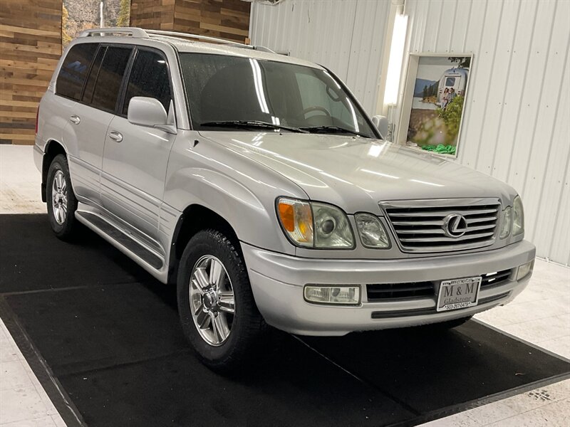 2006 Lexus LX 470 Sport Utility 4X4 / 3RD ROW SEAT / DVD & Navi  / Leather & Heated Seats / Sunroof / Backup Camera / RUST FREE / TIMING BELT DONE - Photo 2 - Gladstone, OR 97027